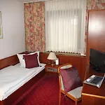 Hotel Mintarder Wasserbahnhof 3*
