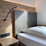 Mintarder Wasserbahnhof Hotel 3*