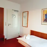 Hotel Mintarder Wasserbahnhof 3*