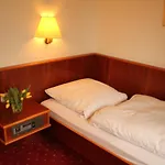Mintarder Wasserbahnhof Hotel