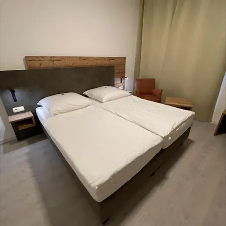 Szálloda Mintarder Wasserbahnhof