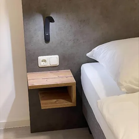 Mintarder Wasserbahnhof 3*