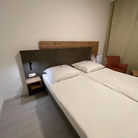 Mintarder Wasserbahnhof 3*