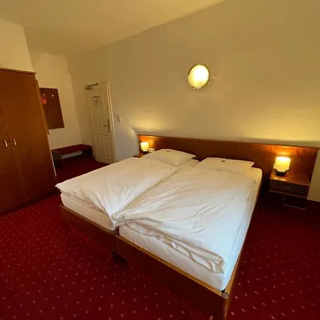 Mintarder Wasserbahnhof Hotel 3*