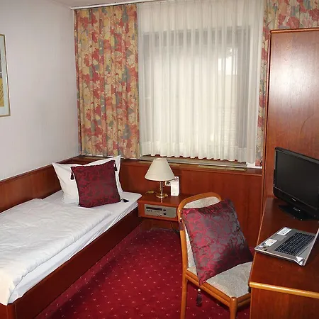 Szálloda Mintarder Wasserbahnhof 3*