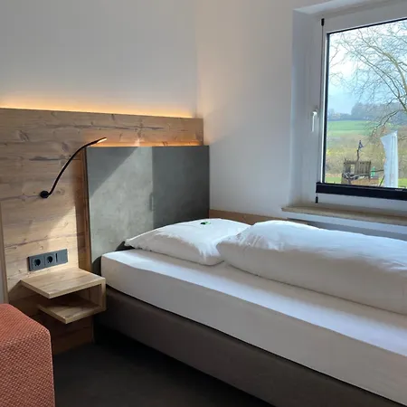 Hotel Mintarder Wasserbahnhof 3*