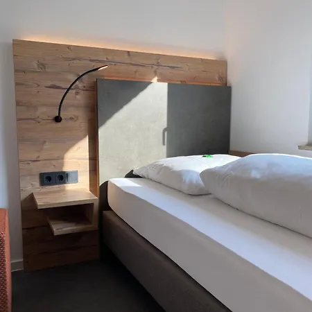 Mintarder Wasserbahnhof 3*