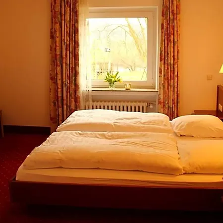 Mintarder Wasserbahnhof 3*