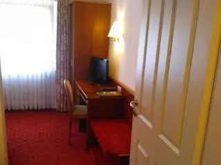 Mintarder Wasserbahnhof Hotel 3*