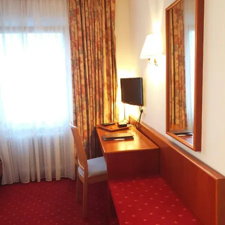 Mintarder Wasserbahnhof Szálloda