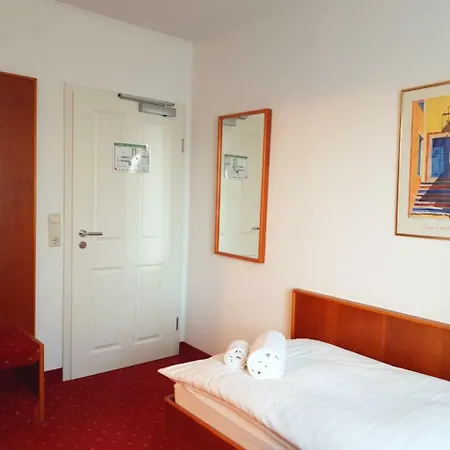 Szálloda Mintarder Wasserbahnhof 3*