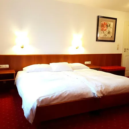 Szálloda Mintarder Wasserbahnhof