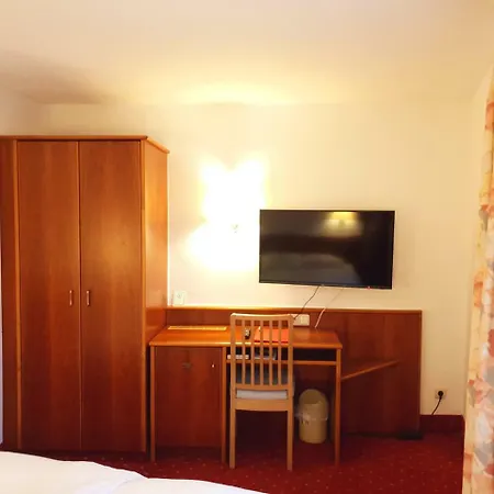 Mintarder Wasserbahnhof Hotell 3*