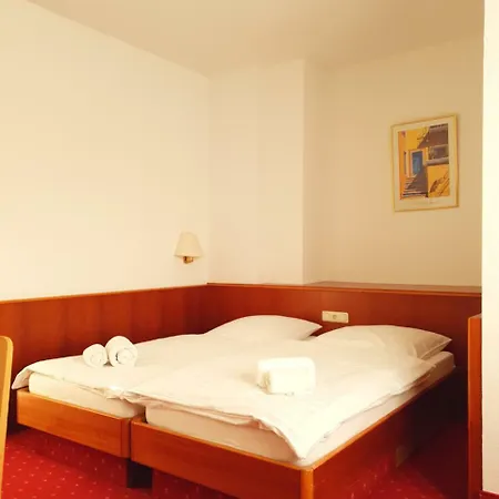 Szálloda Mintarder Wasserbahnhof