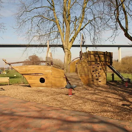 Szálloda Mintarder Wasserbahnhof