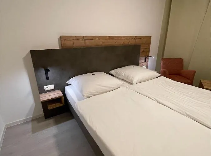 Mintarder Wasserbahnhof 3*