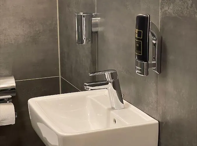 Отель Mintarder Wasserbahnhof Мильгейм-на-Руре