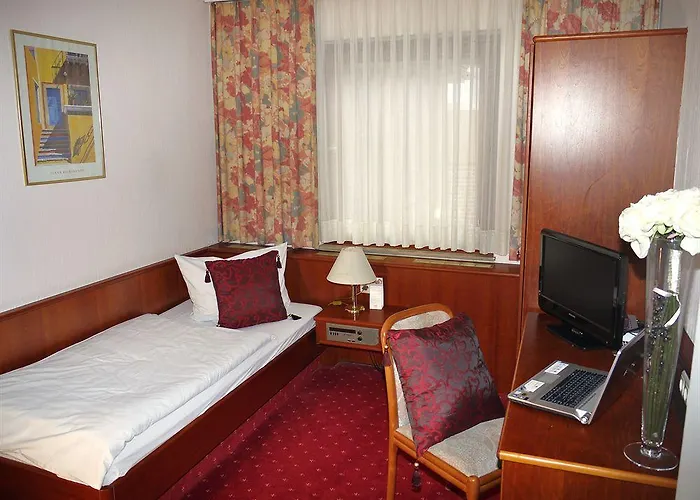Hotel Mintarder Wasserbahnhof 3*