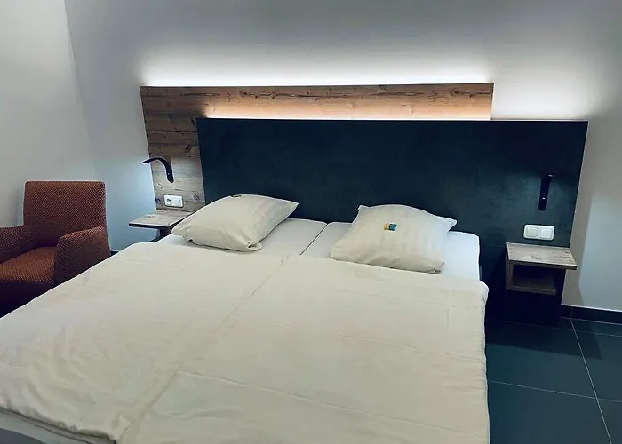 Mintarder Wasserbahnhof 3*