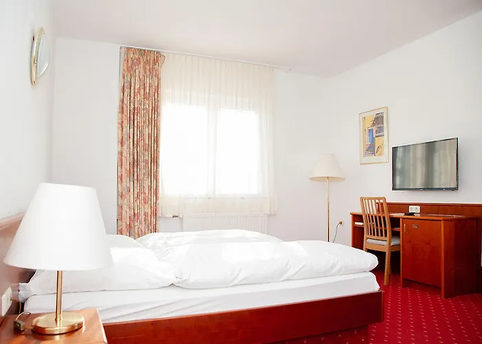 Hotel Mintarder Wasserbahnhof 3*
