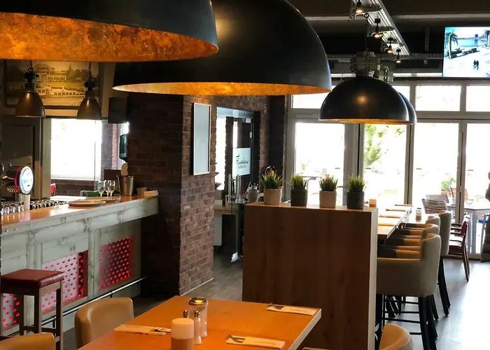 Mintarder Wasserbahnhof Hotel 3*