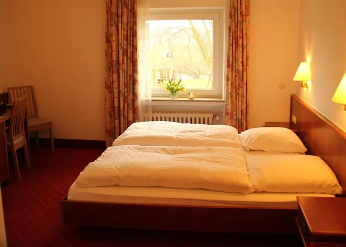 Hotel Mintarder Wasserbahnhof 3*